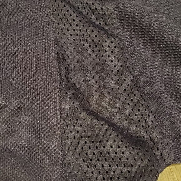 BNWT Youth XL official Winnipeg Jets Jersey - Picture 4 of 8